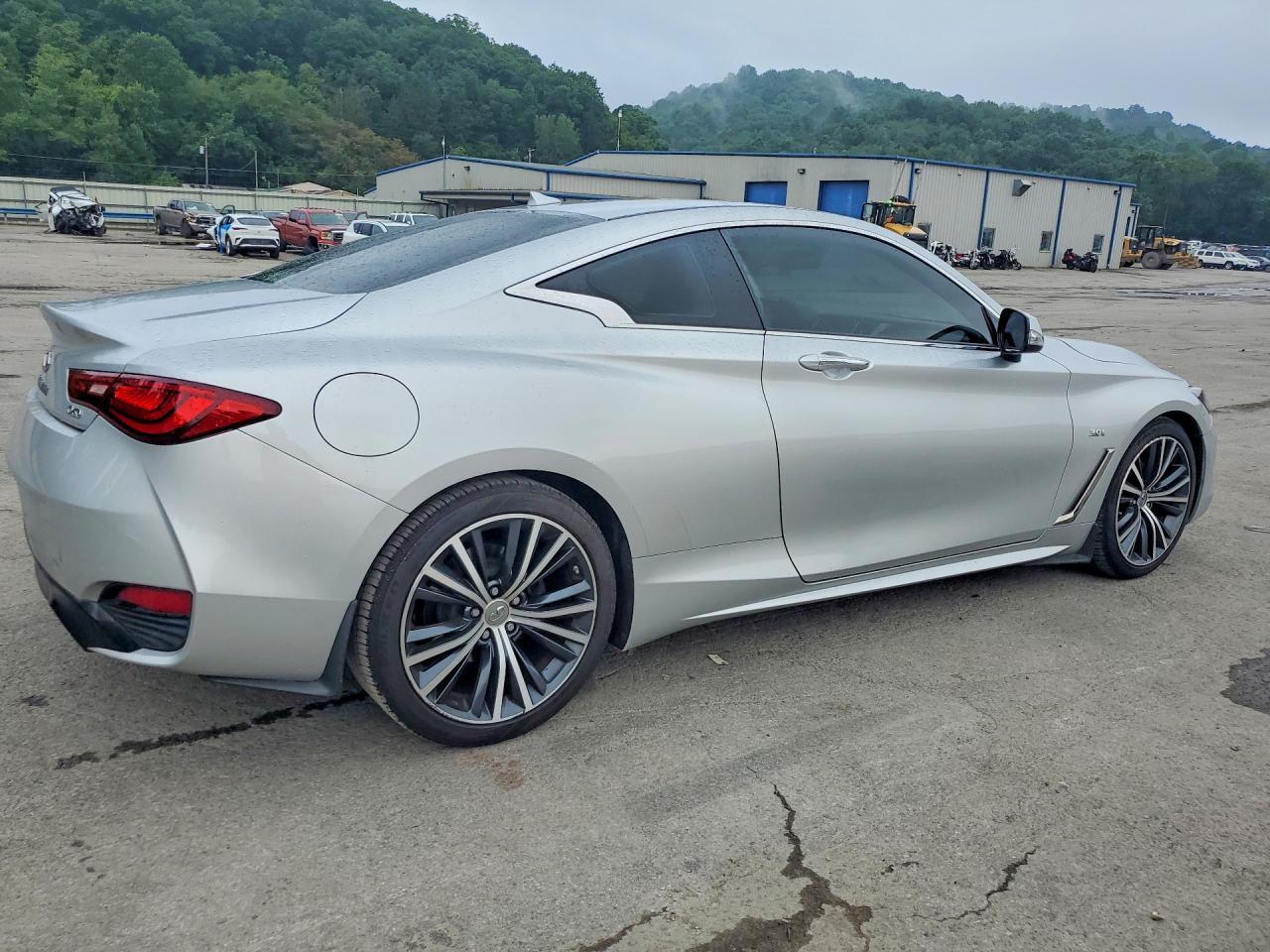 2018 Infiniti Q60 3.0T Luxe - zdjęcie 3