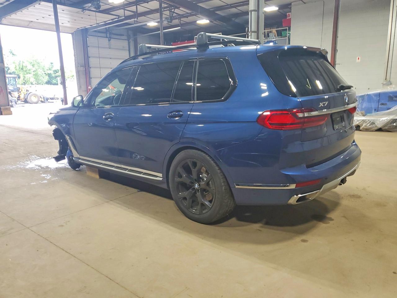 2022 BMW X7 xDrive40I - zdjęcie 2