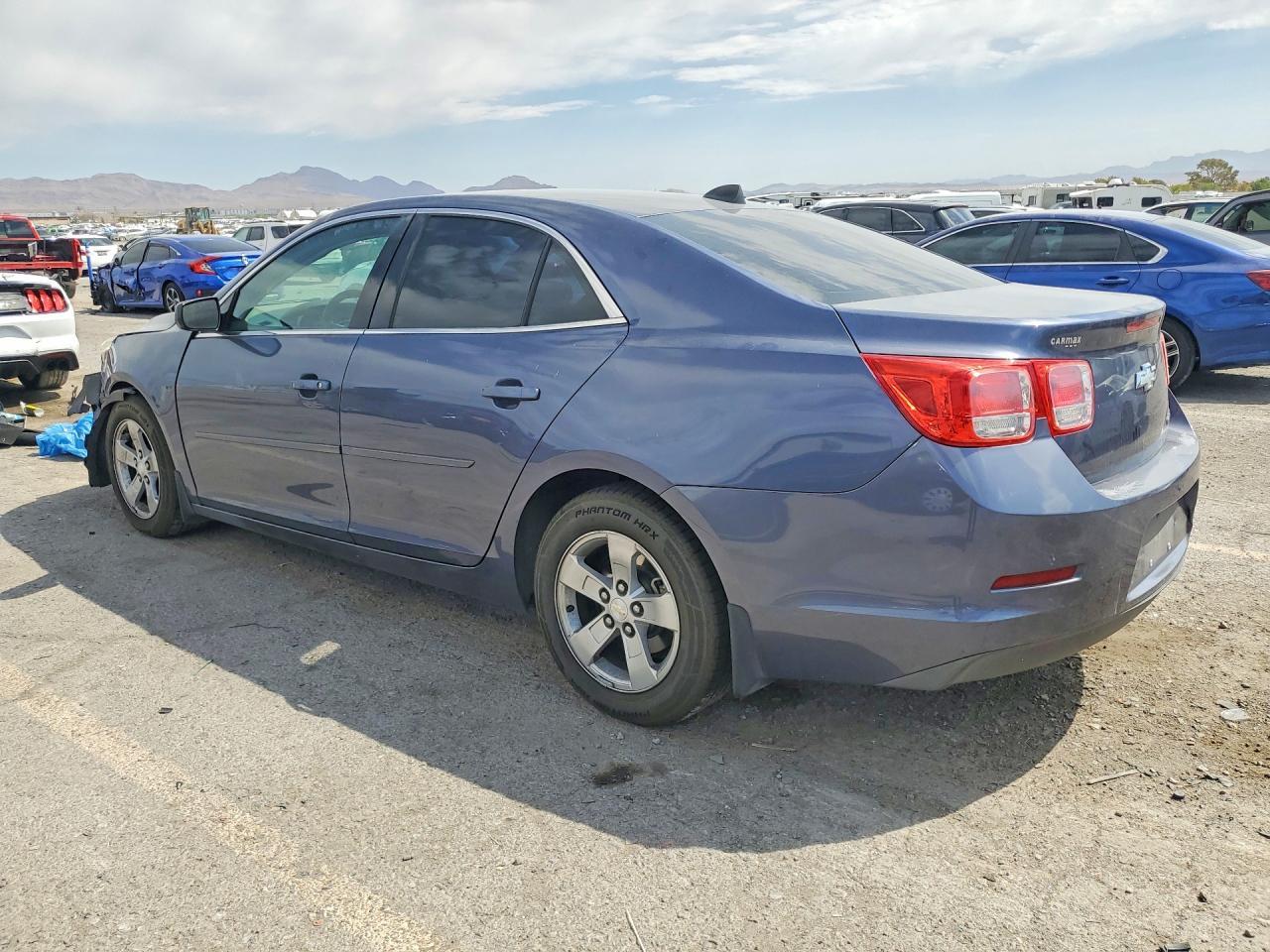 2014 Chevrolet Malibu Ls - zdjęcie 2