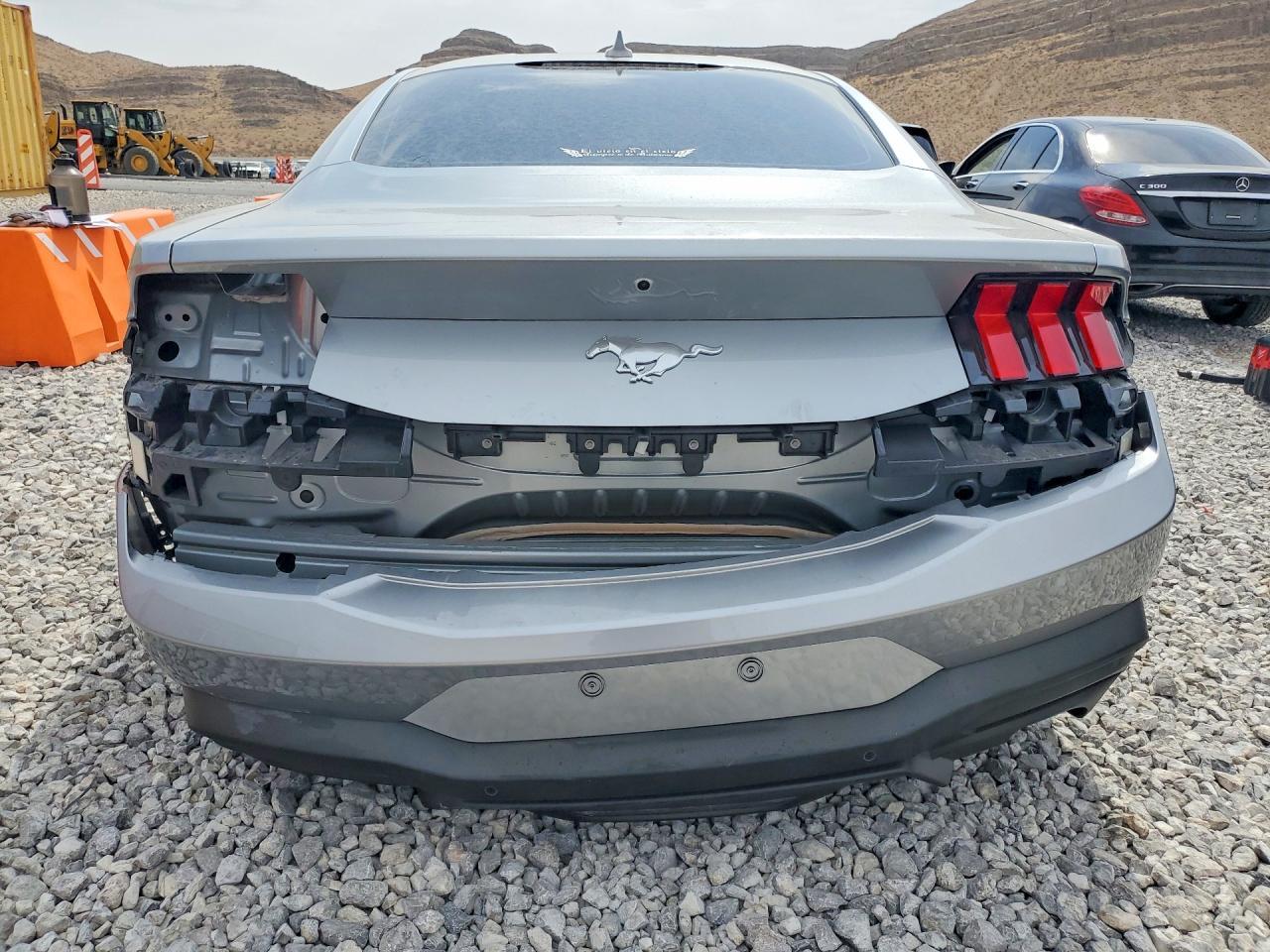 2026 Ford Mustang - zdjęcie 6