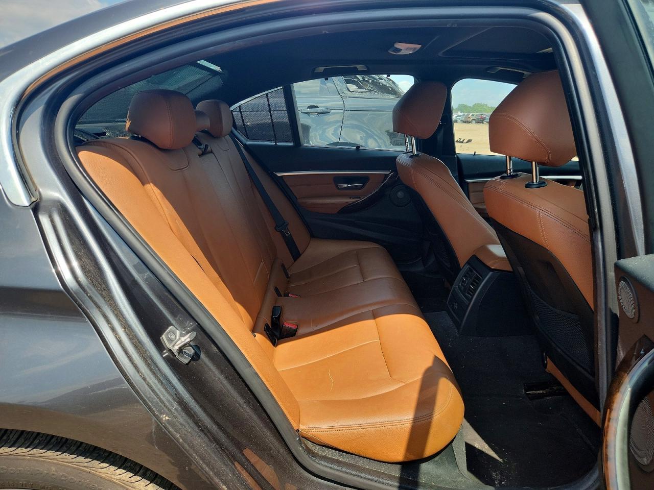 2016 BMW 330E - zdjęcie 10