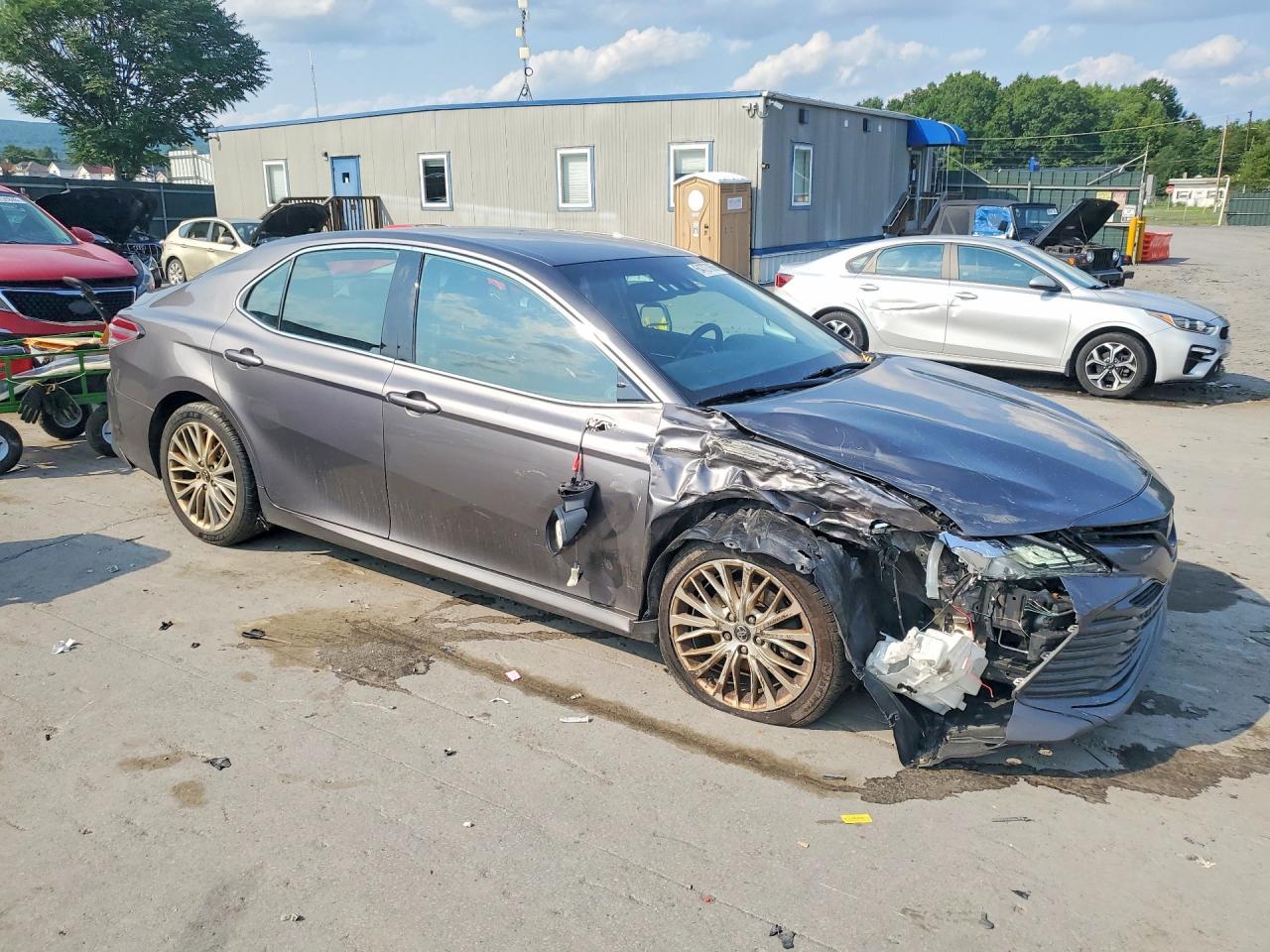 2018 Toyota Camry Xle - zdjęcie 4