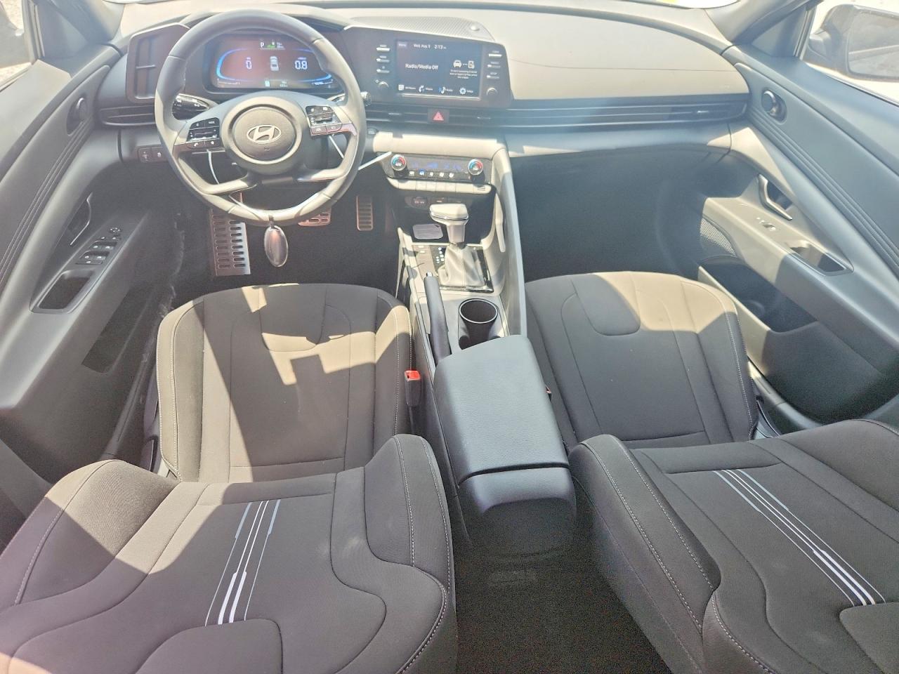 2026 Hyundai Elantra Sel Sport - zdjęcie 8