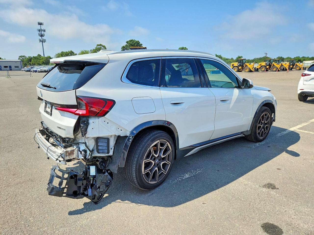 2025 BMW X1 xDrive28I - zdjęcie 3