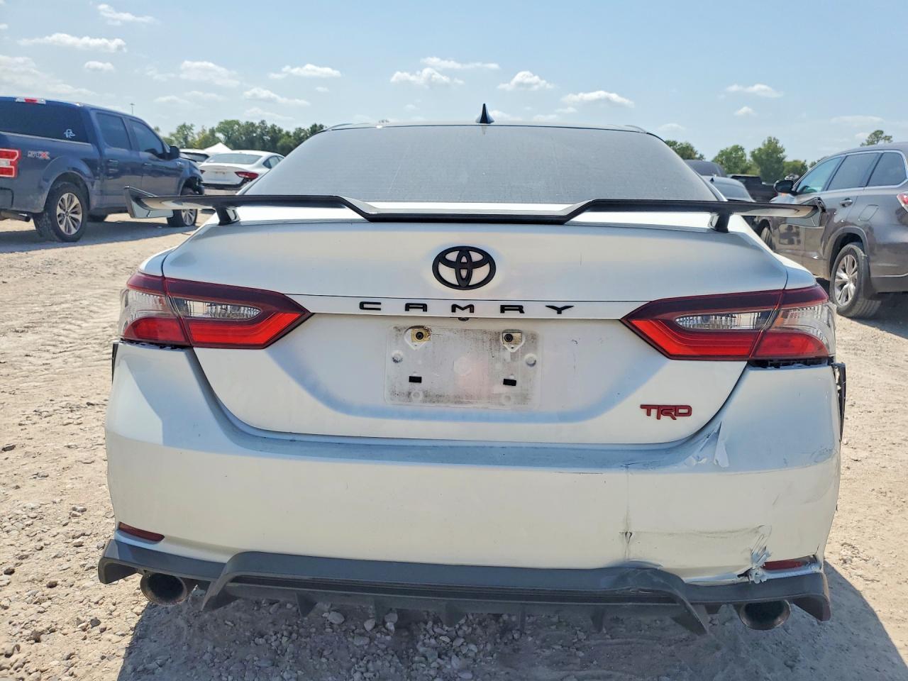 2021 Toyota Camry Trd - zdjęcie 6