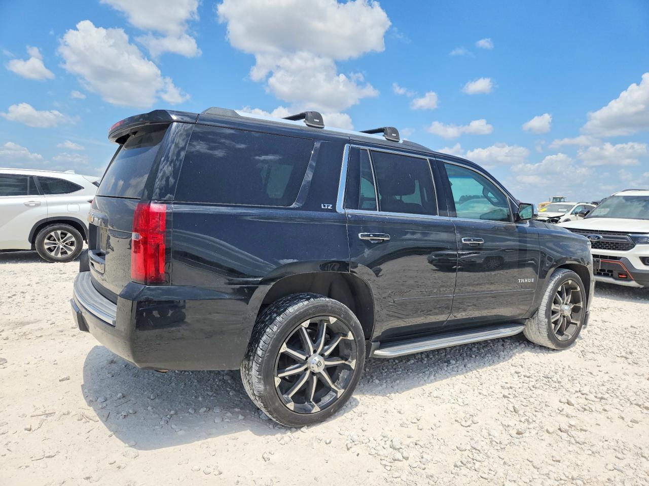 2015 Chevrolet Tahoe C1500 Ltz - zdjęcie 3