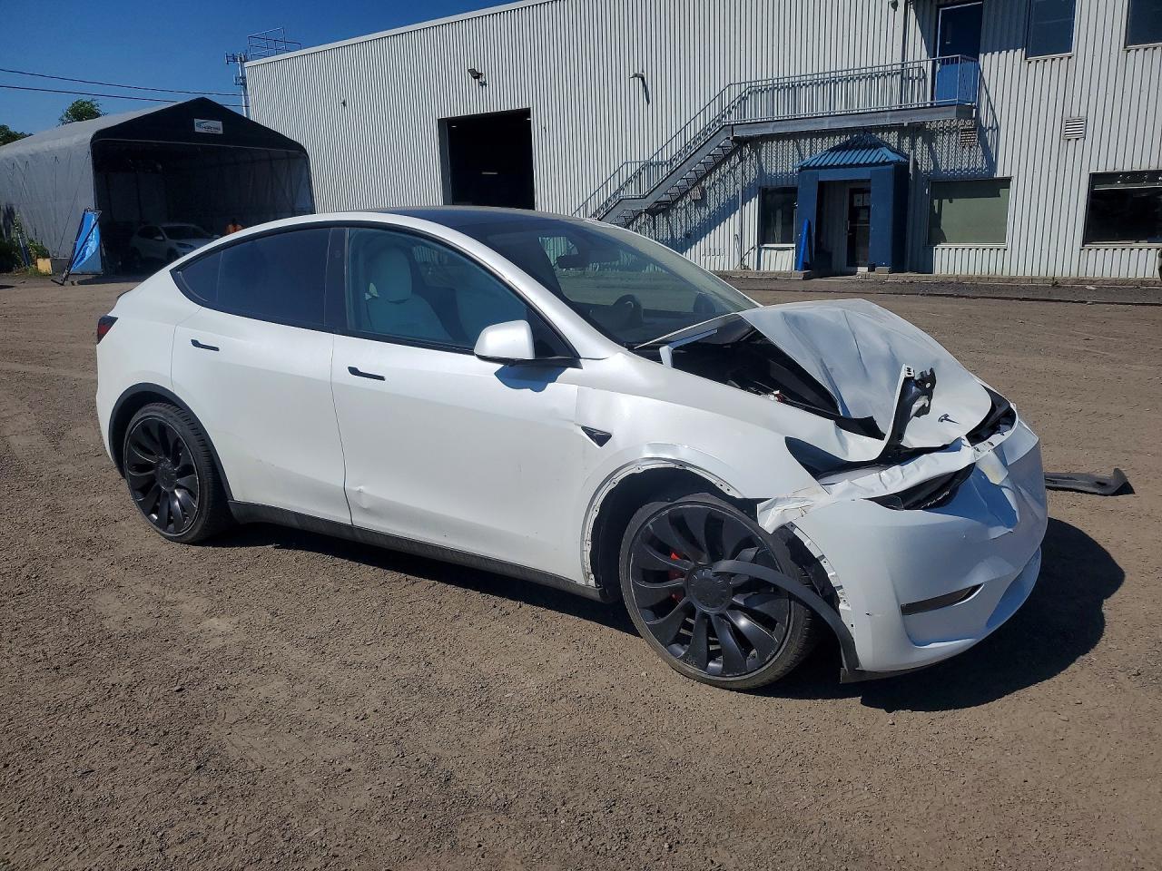 2024 Tesla Model Y - zdjęcie 4