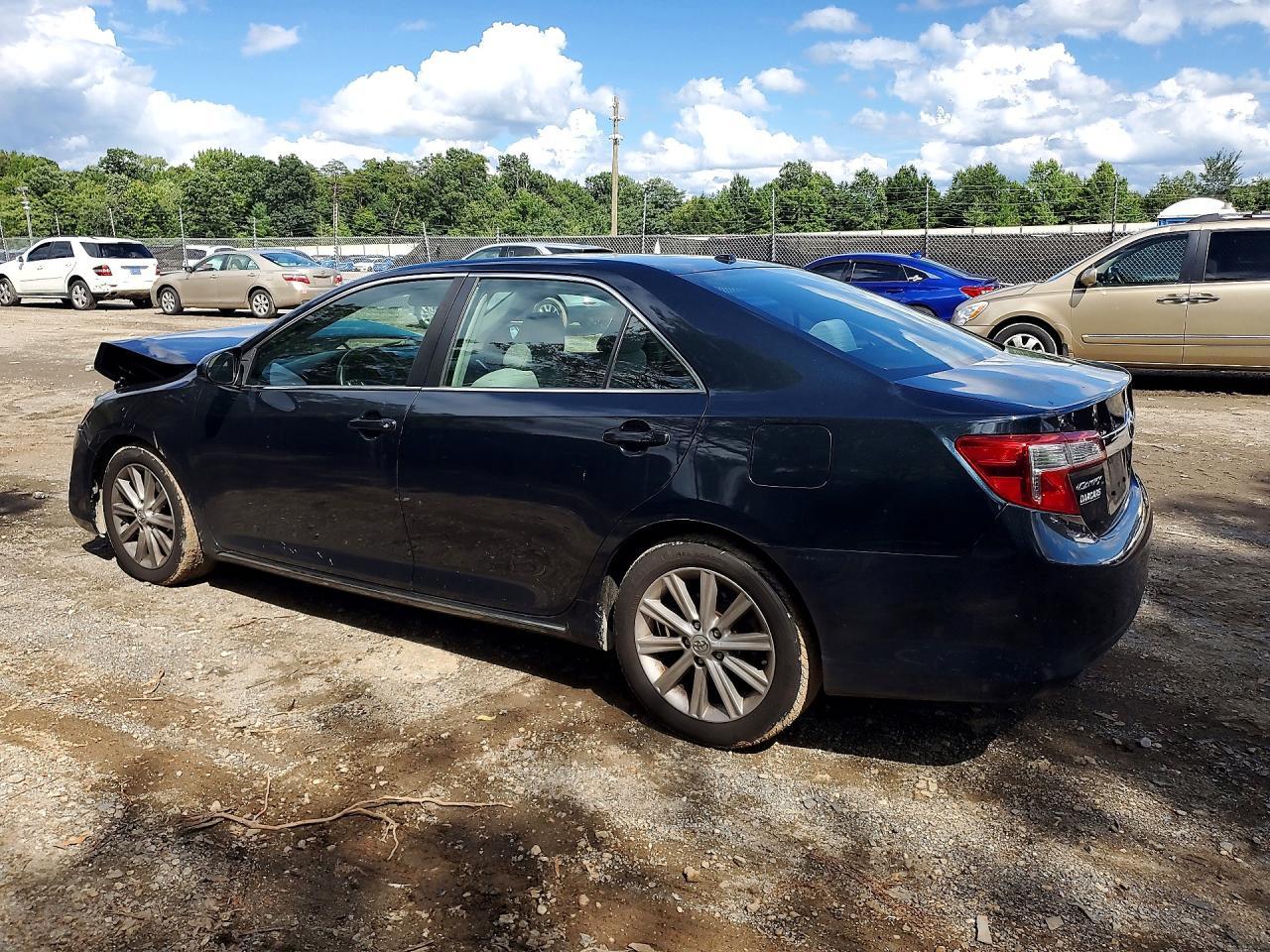 2014 Toyota Camry Xle - zdjęcie 2