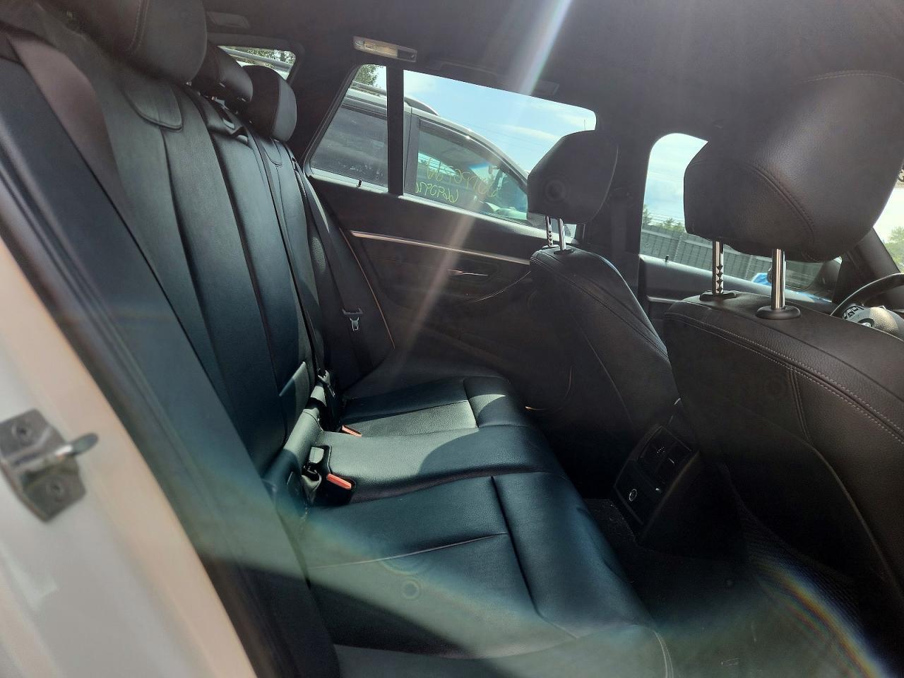 2018 BMW Seria 3 330i - zdjęcie 10