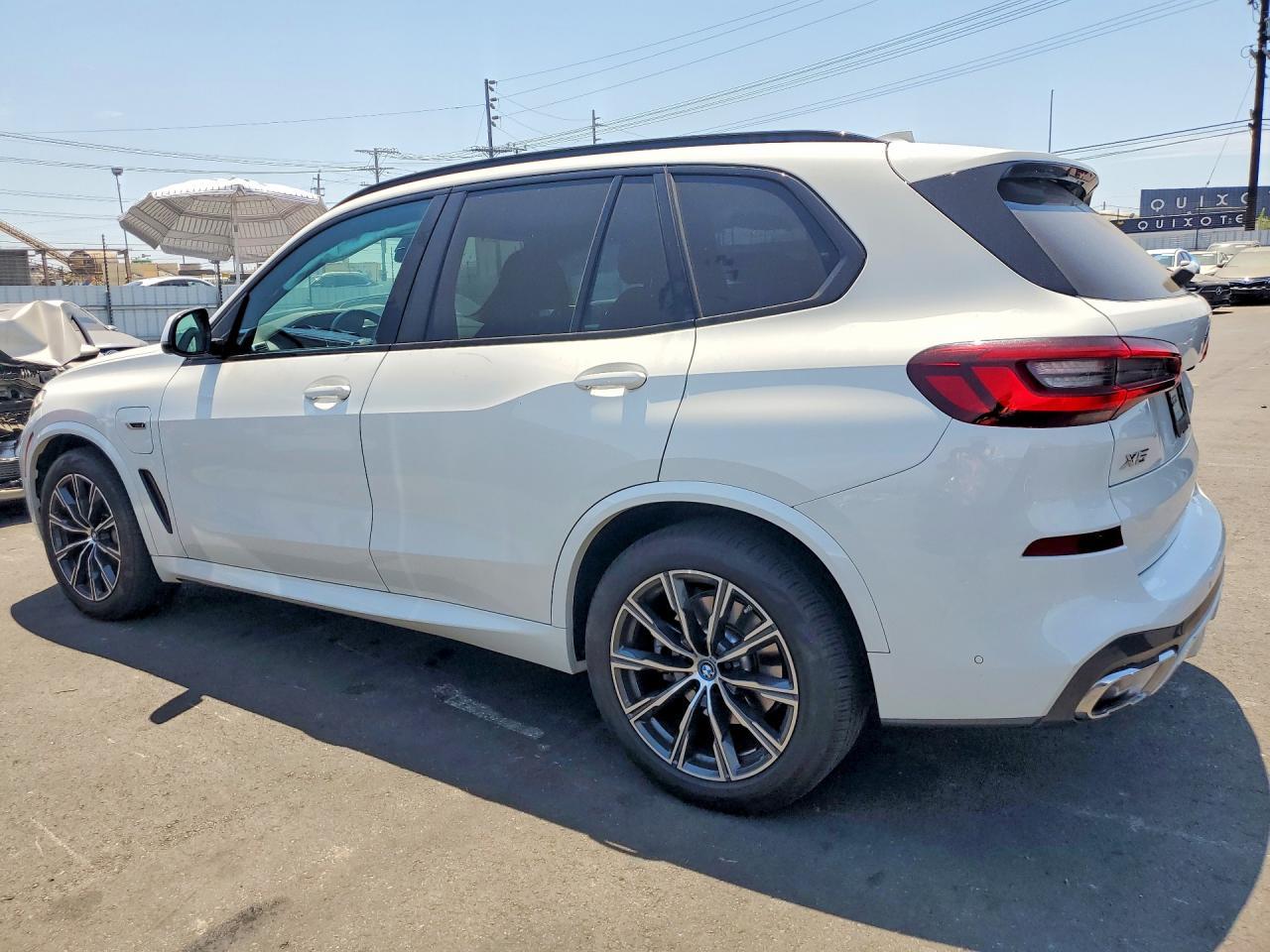 2023 BMW X5 xDrive45E - zdjęcie 2