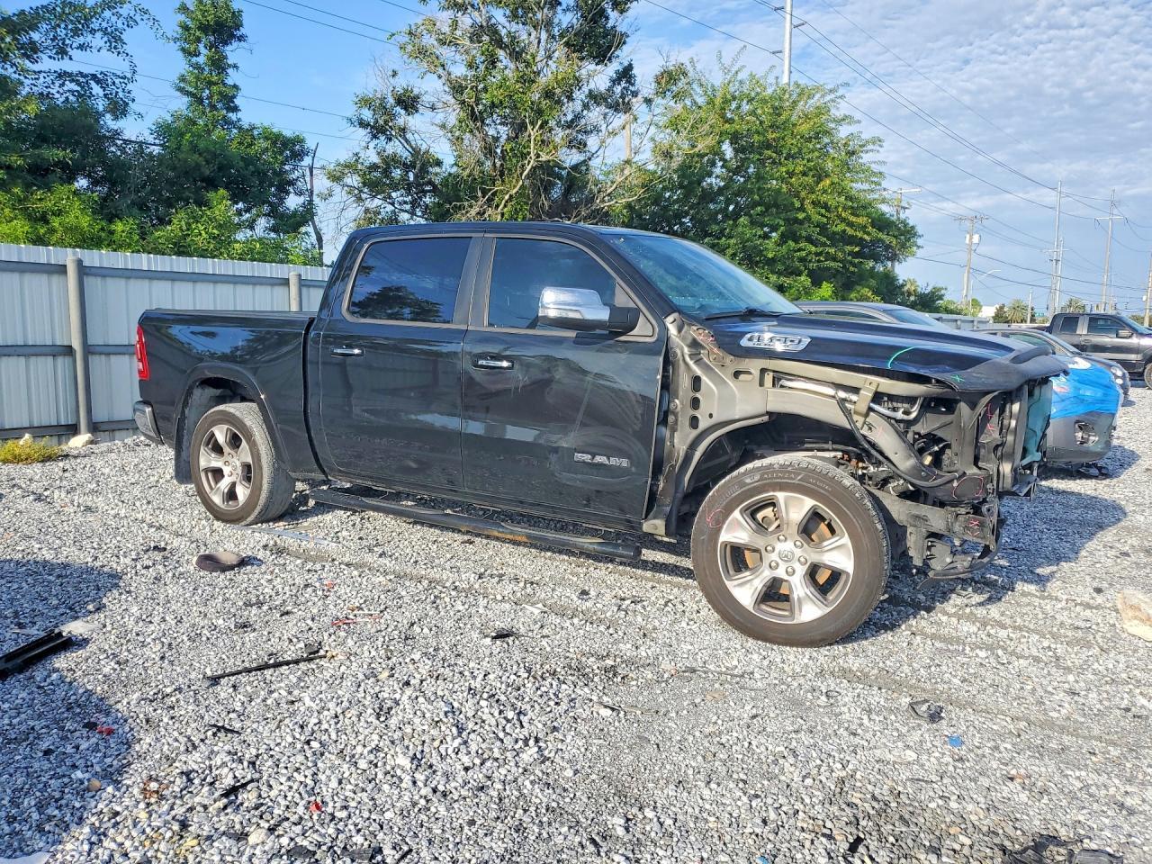 2021 Ram 1500 Laramie - zdjęcie 4