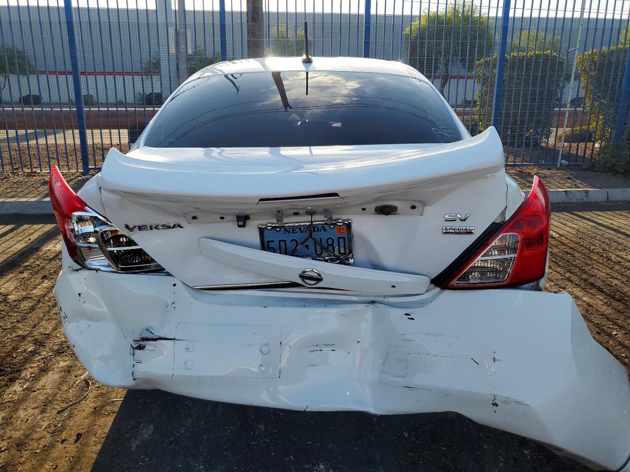 2017 Nissan Versa 1.6 S - zdjęcie 6