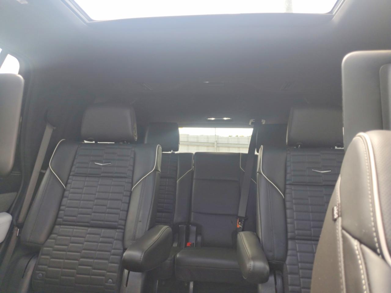2025 Cadillac Escalade V - zdjęcie 10