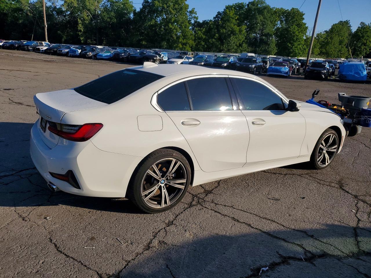 2020 BMW 330I - zdjęcie 3