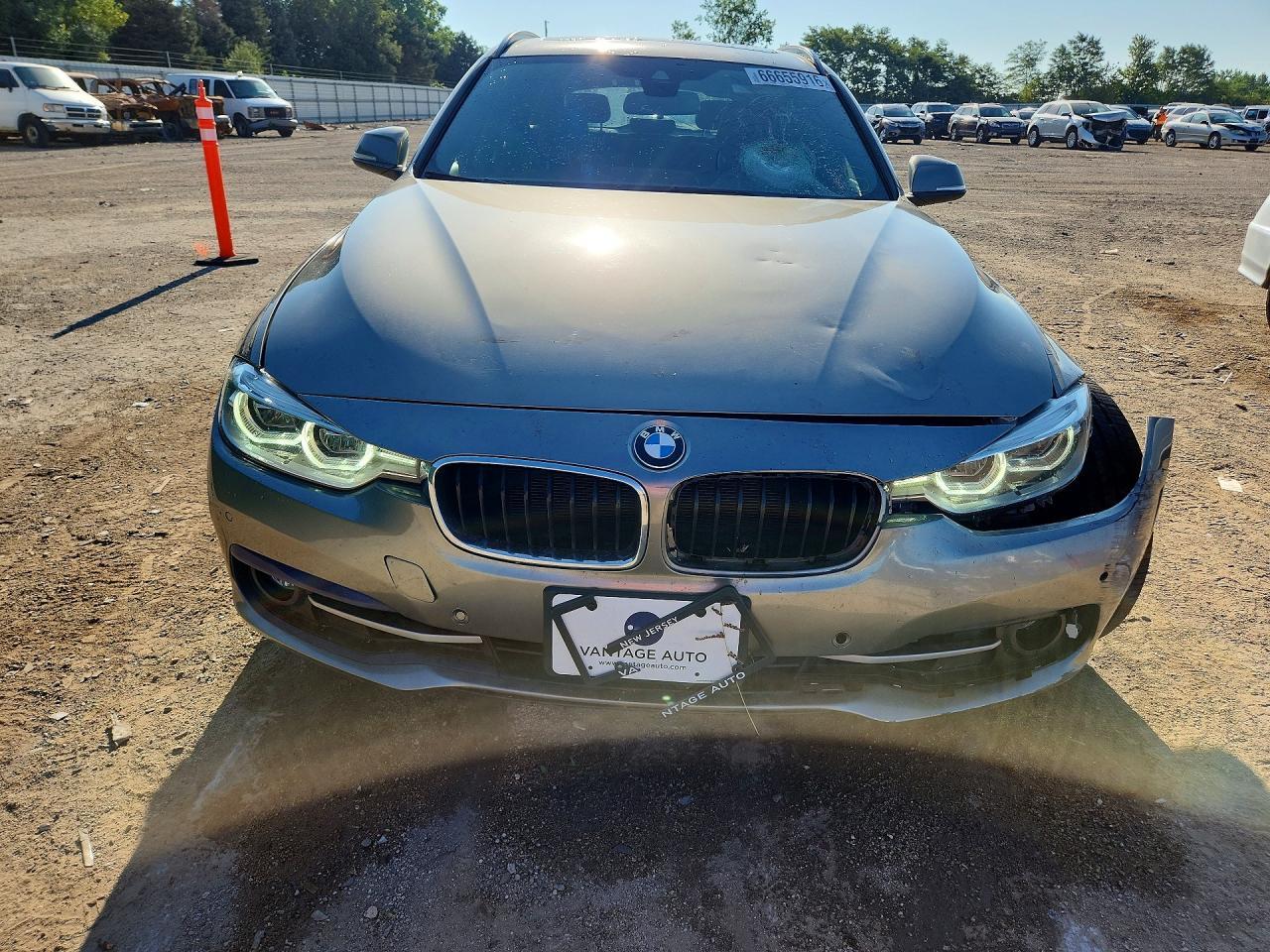 2017 BMW Seria 3 330i - zdjęcie 5
