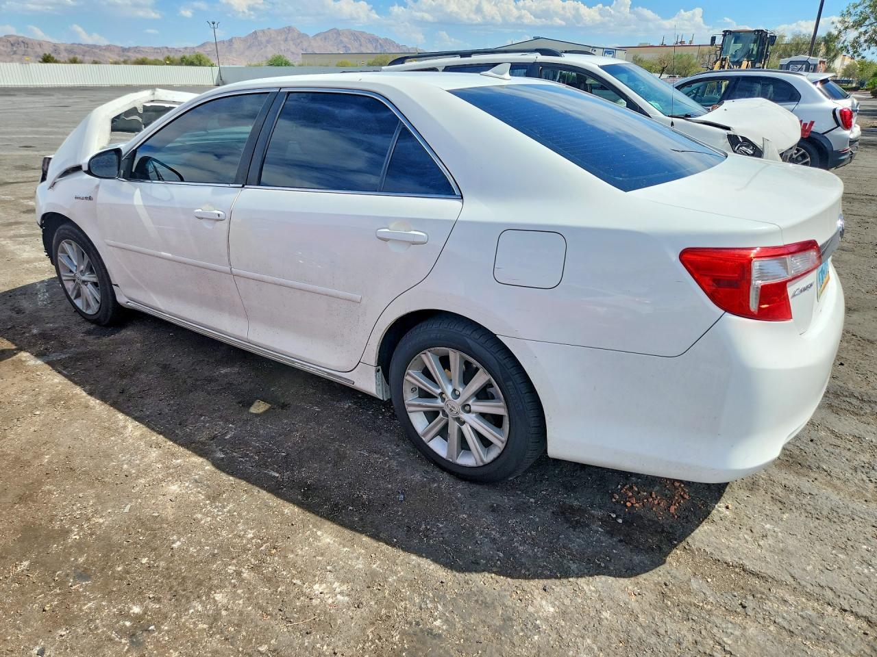 2013 Toyota Camry Hybrid - zdjęcie 2
