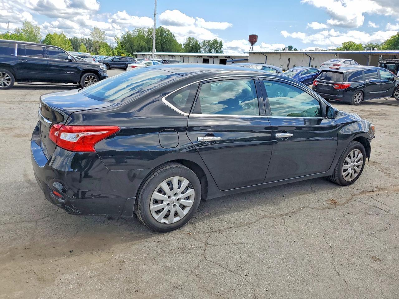2019 Nissan Sentra S - zdjęcie 3