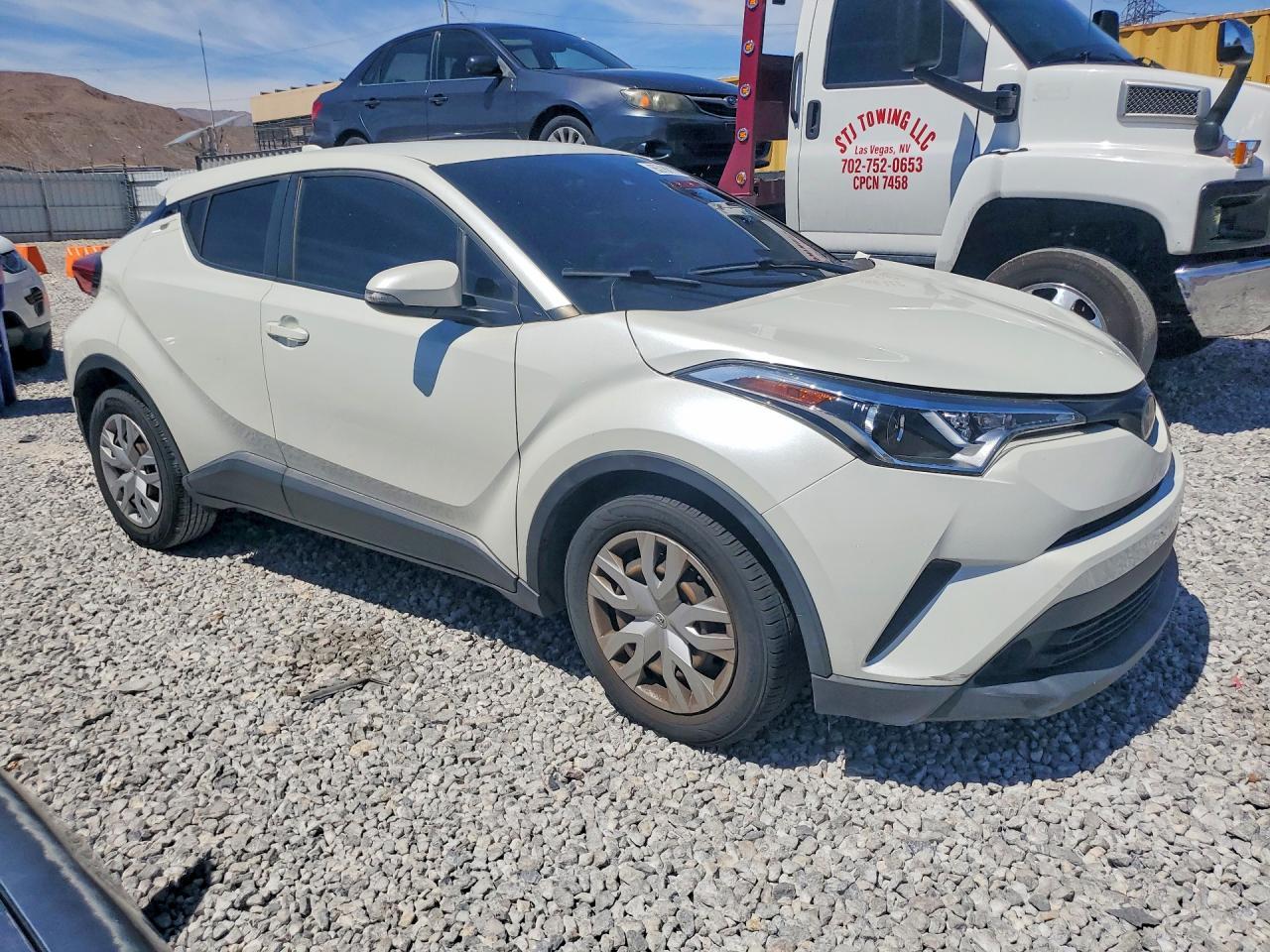 2019 Toyota C-Hr Le - zdjęcie 4
