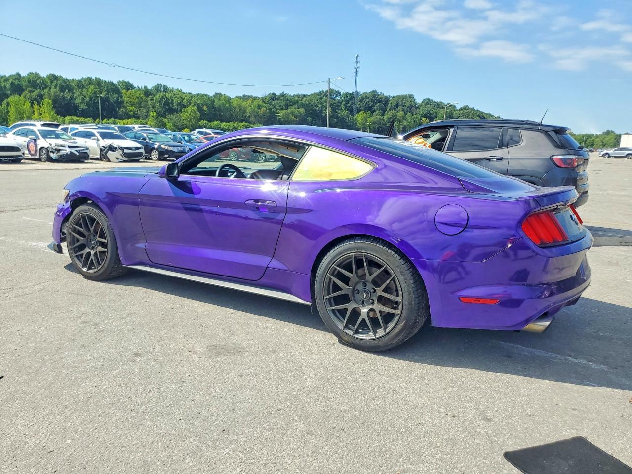 2015 Ford Mustang - zdjęcie 2
