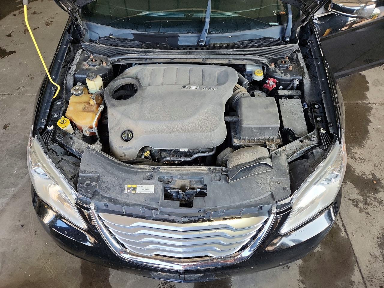 2014 Chrysler 200 Limited - zdjęcie 11