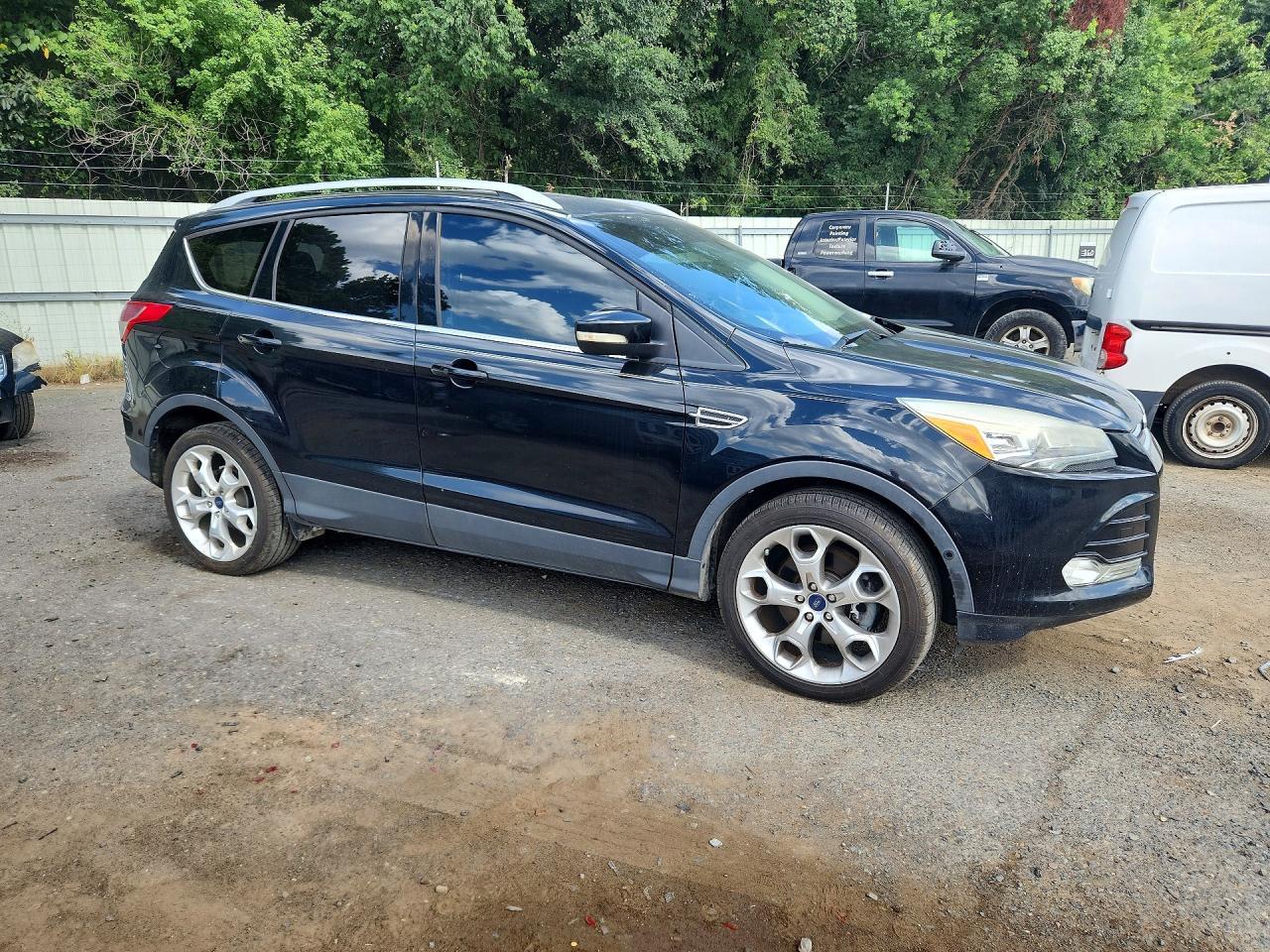 2014 Ford Escape Titanium - zdjęcie 4