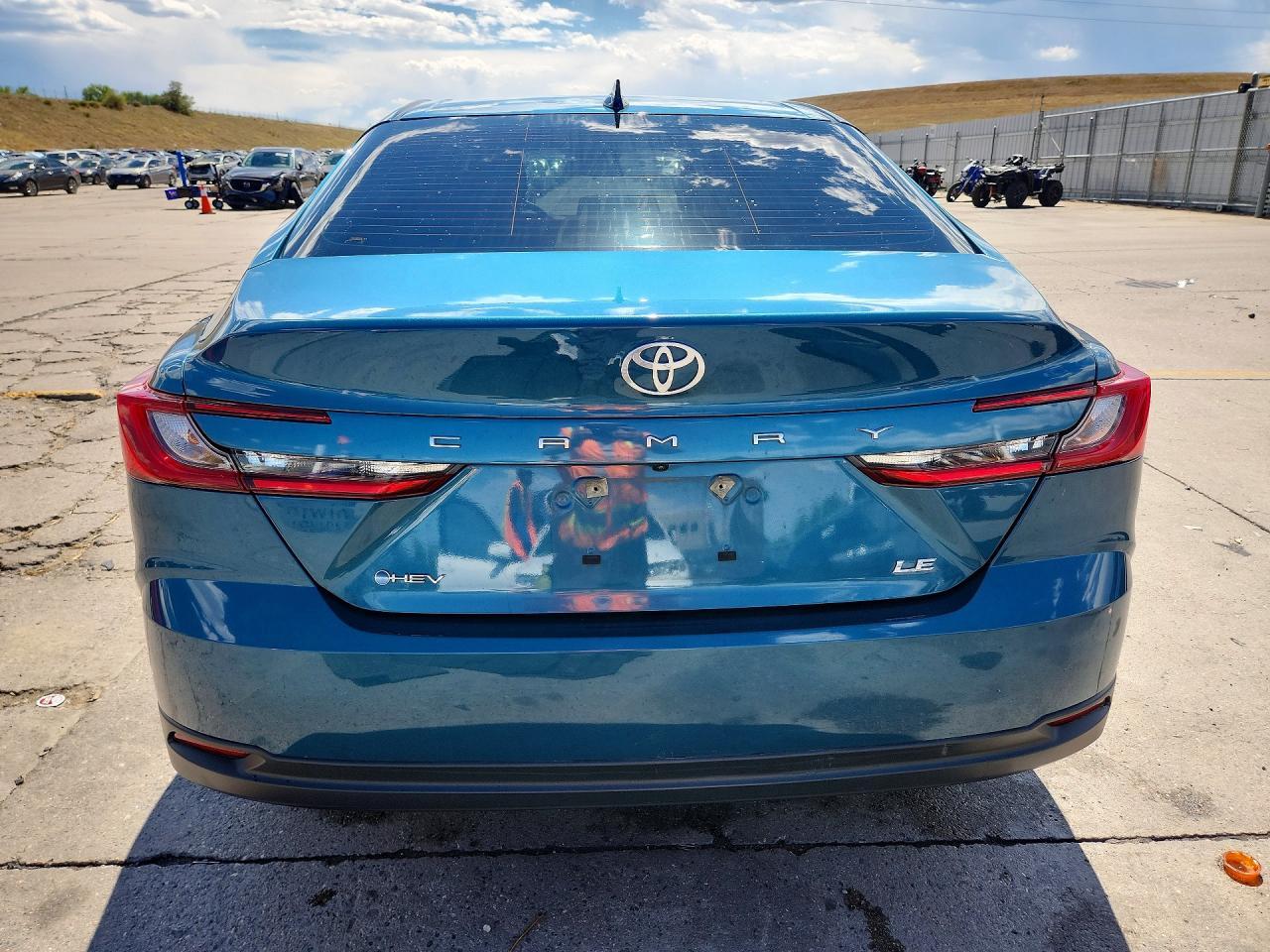 2025 Toyota Camry Le - zdjęcie 6