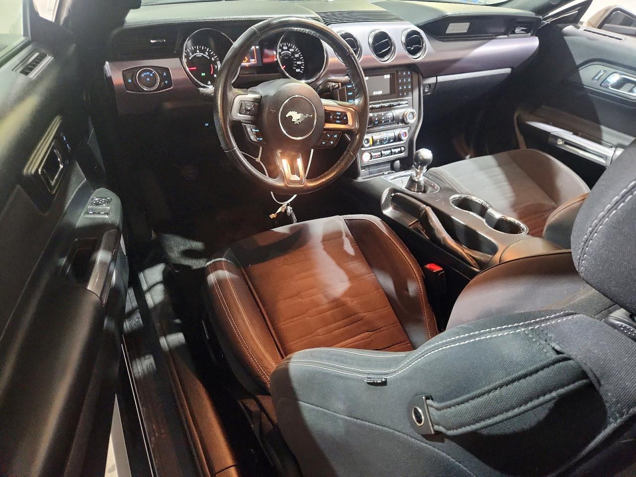 2016 Ford Mustang - zdjęcie 8