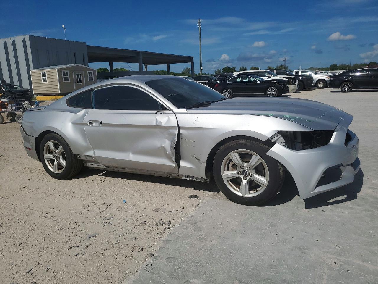 2016 Ford Mustang - zdjęcie 4