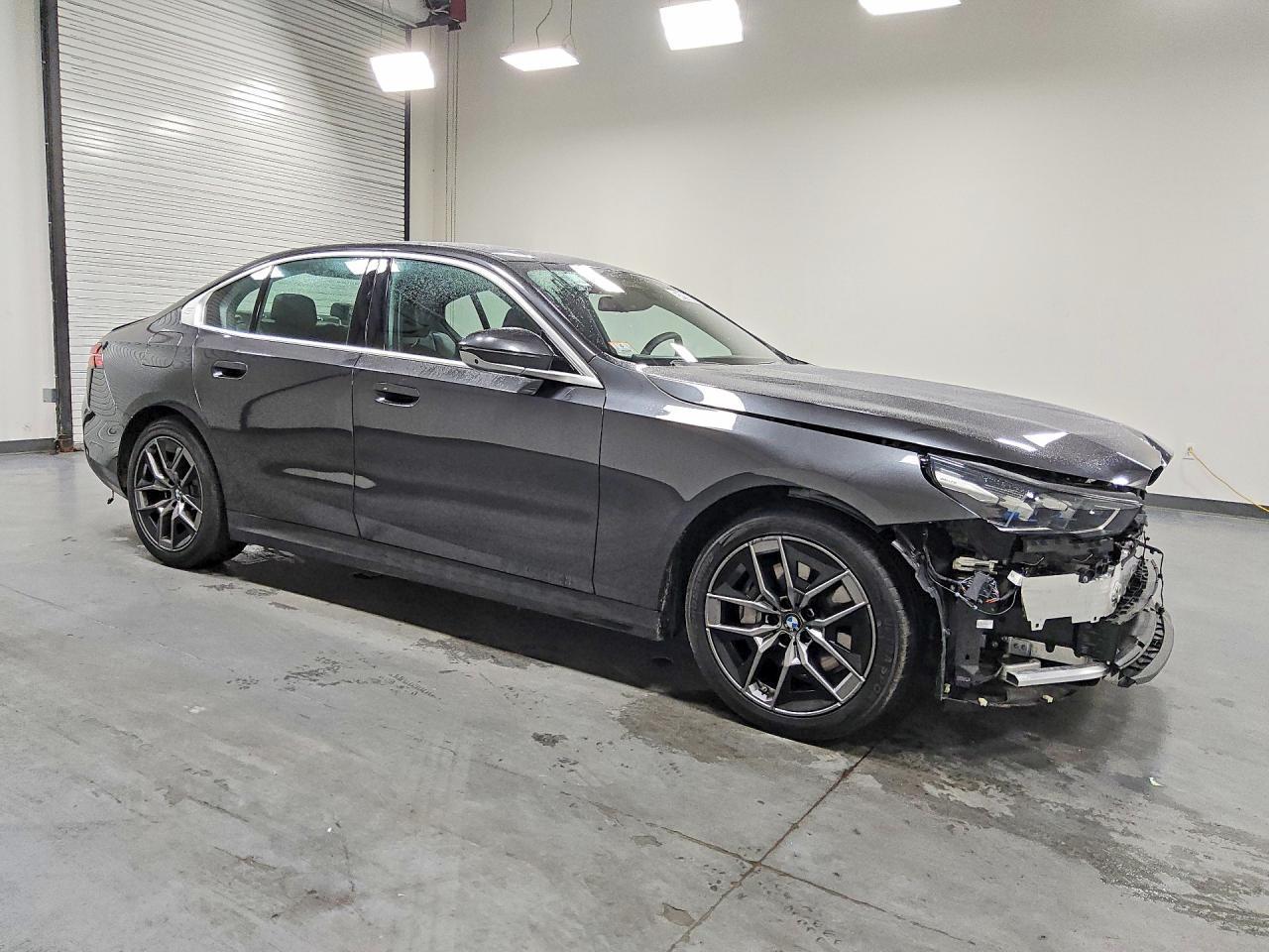 2027 BMW Seria 5 540i - zdjęcie 4