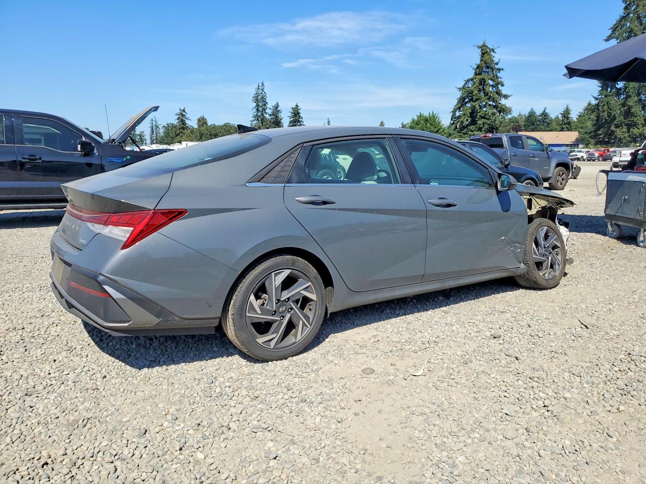 2024 Hyundai Elantra Limited - zdjęcie 3