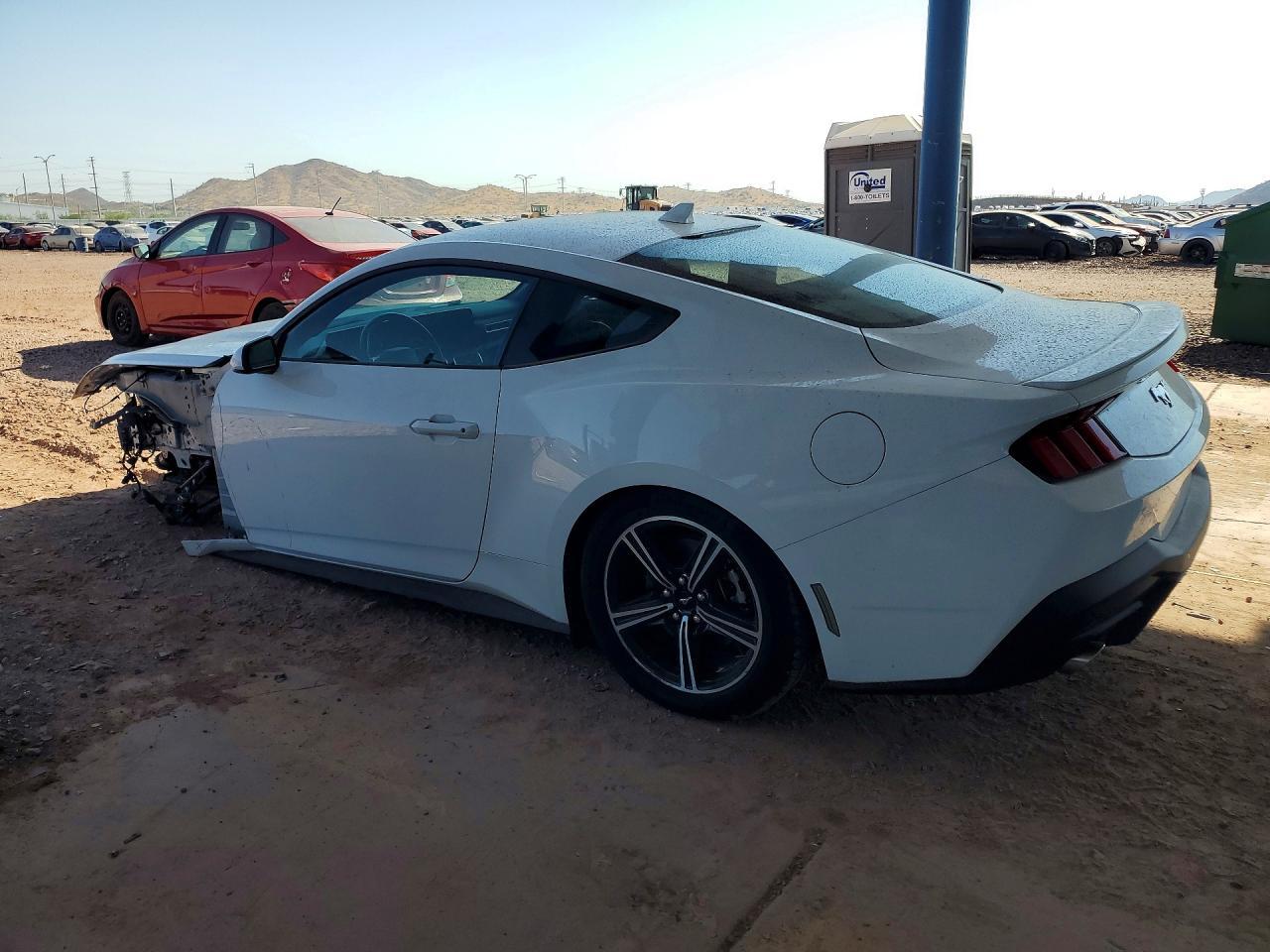 2025 Ford Mustang - zdjęcie 2