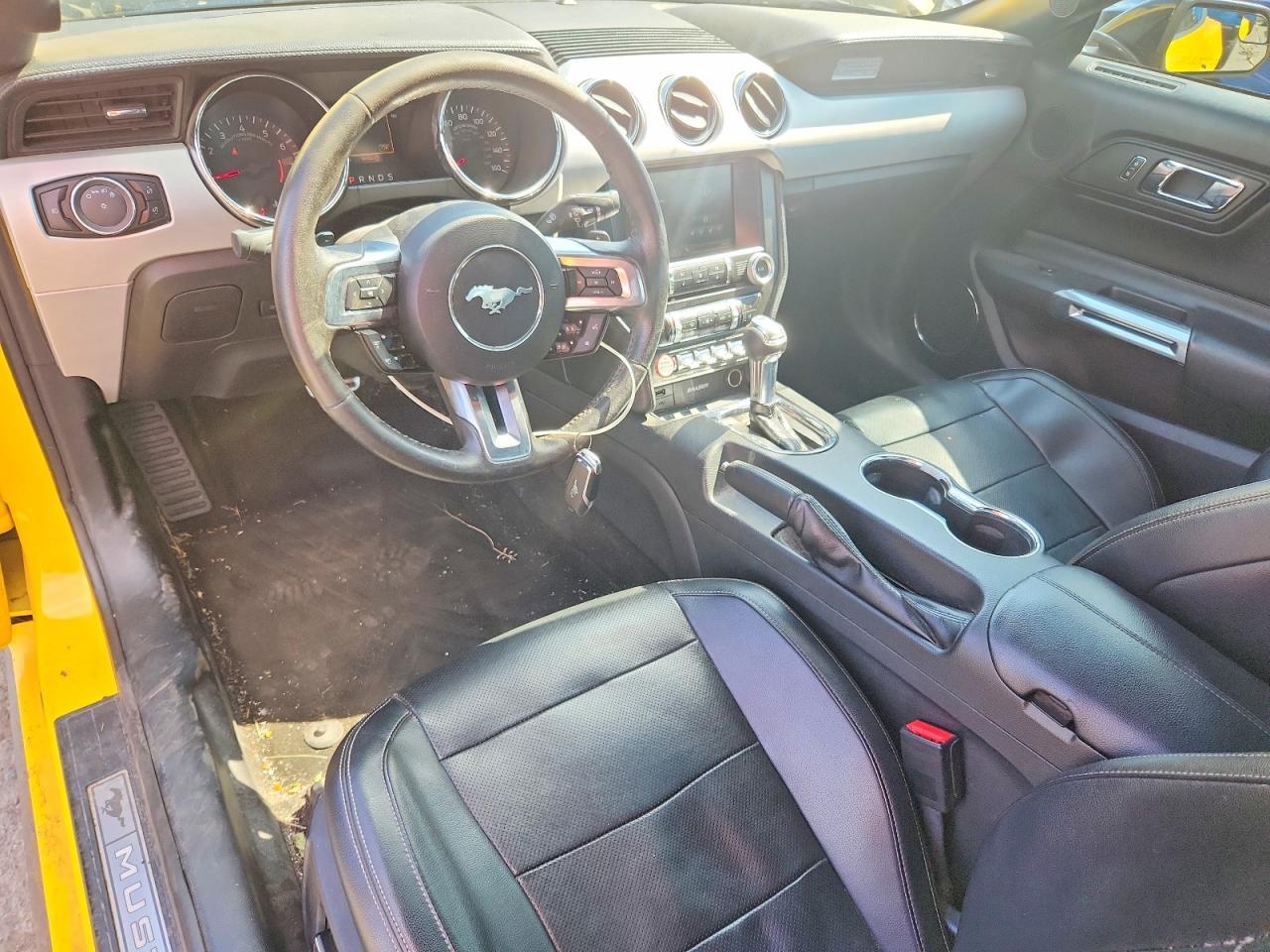 2015 Ford Mustang - zdjęcie 8