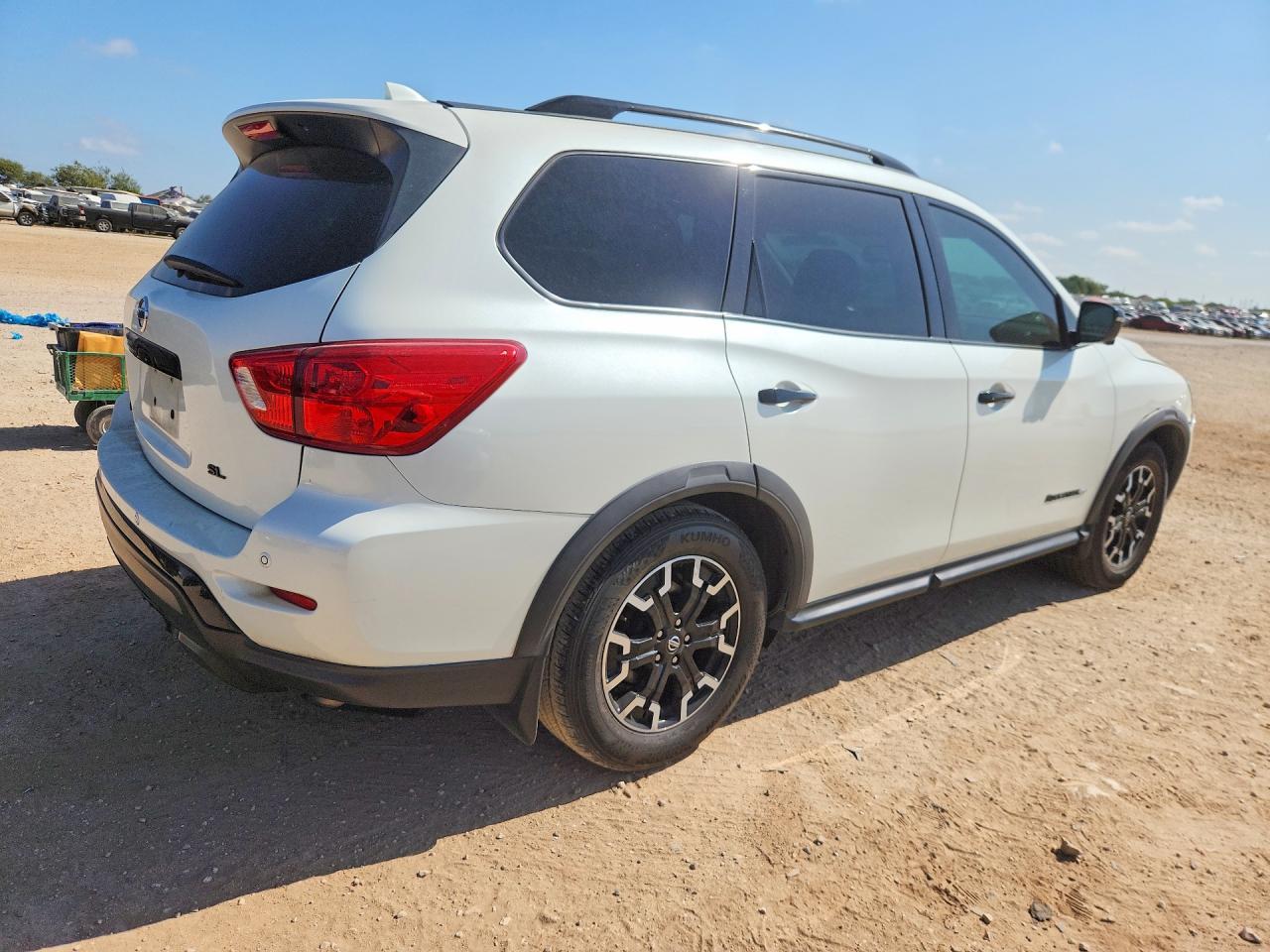 2020 Nissan Pathfinder Sl - zdjęcie 3