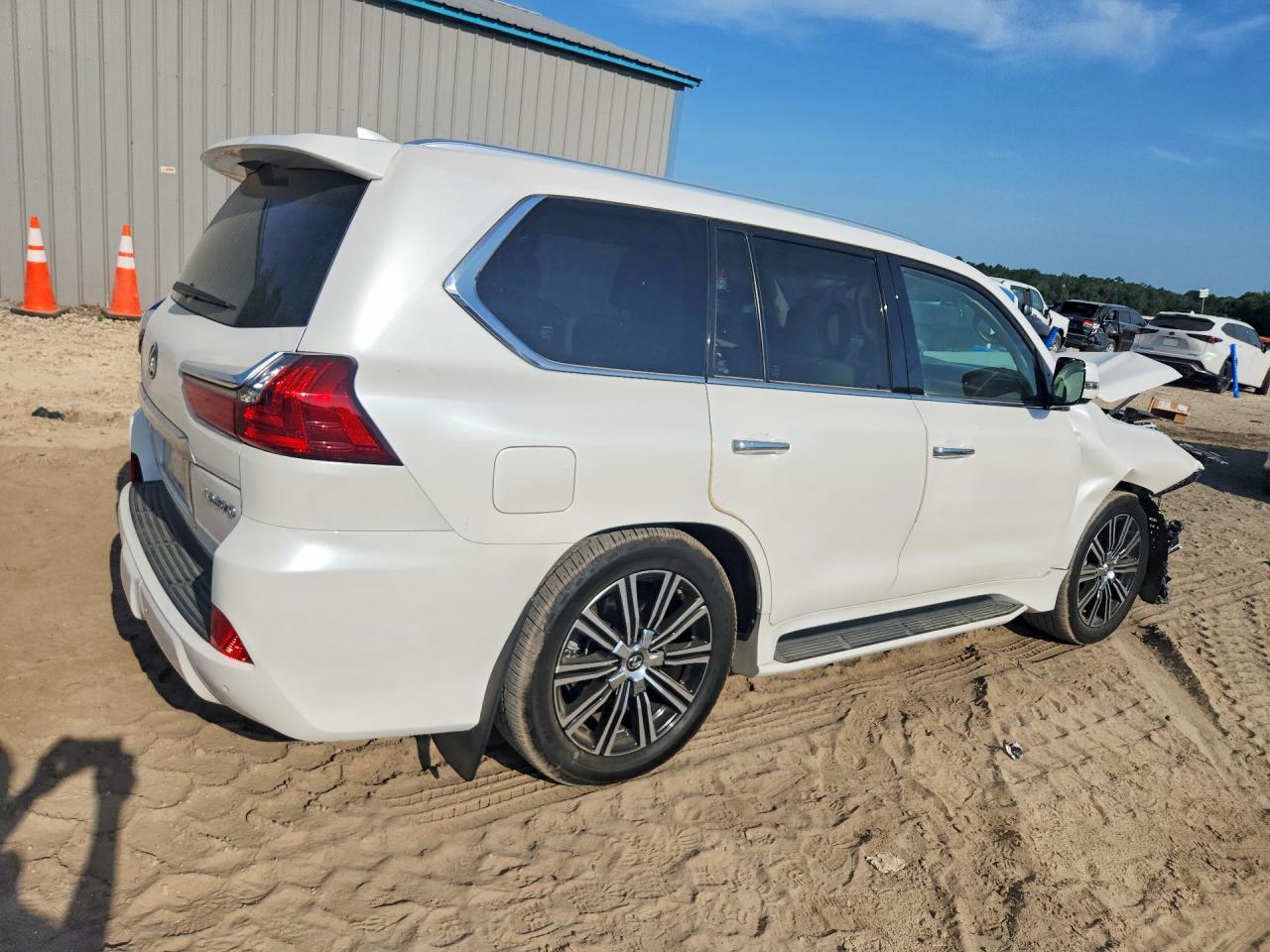 2020 Lexus Lx 570 - zdjęcie 3