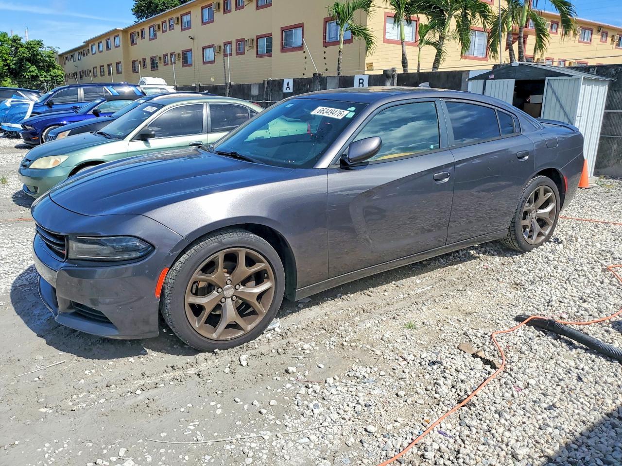2016 Dodge Charger Sxt - zdjęcie główne
