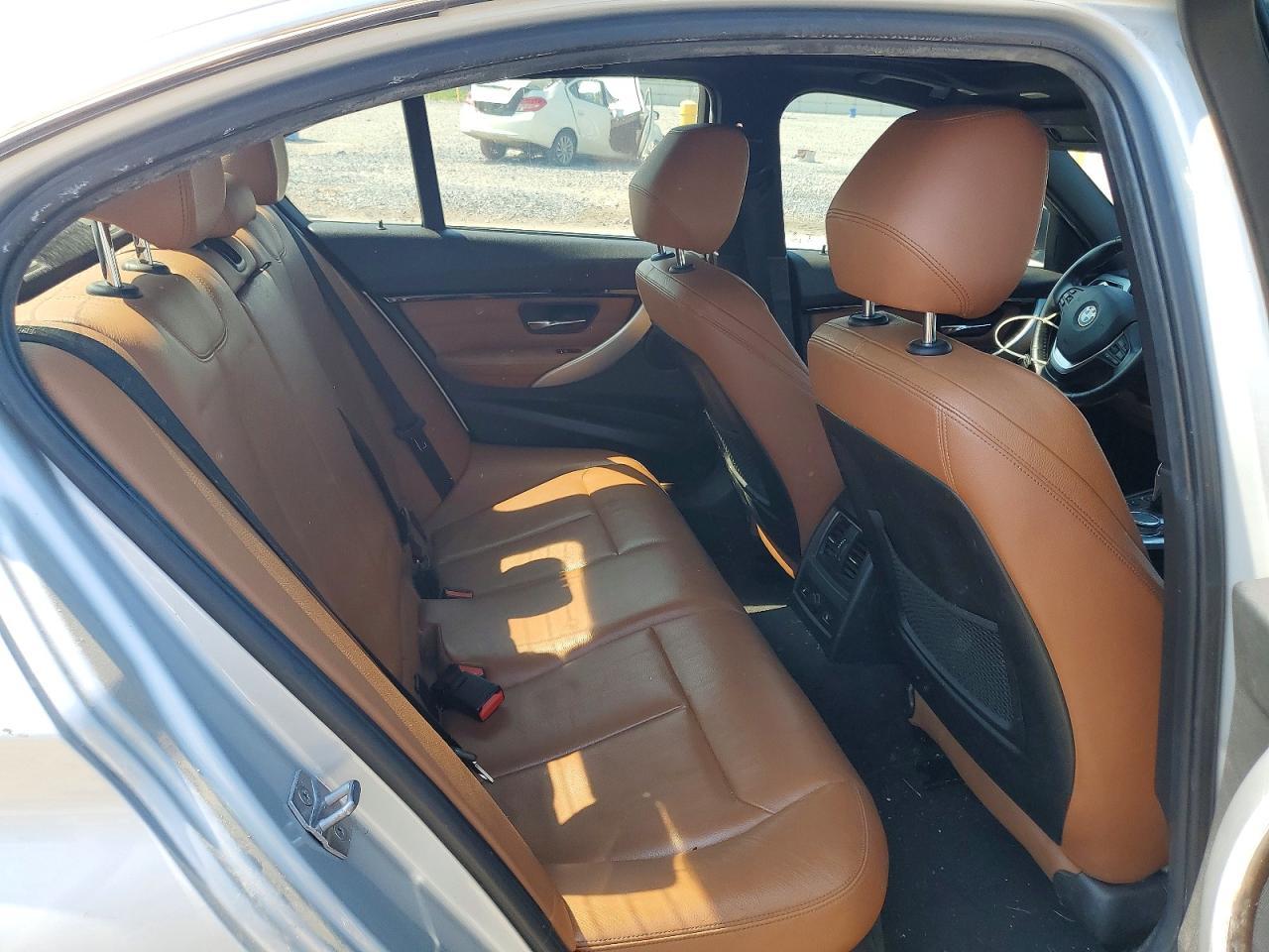 2016 BMW Seria 3 328i - zdjęcie 10
