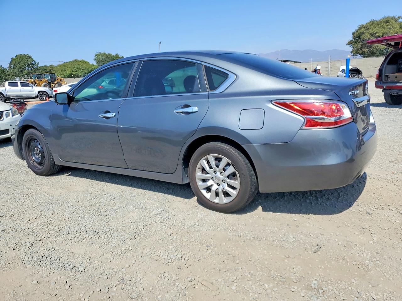 2014 Nissan Altima 2.5 - zdjęcie 2