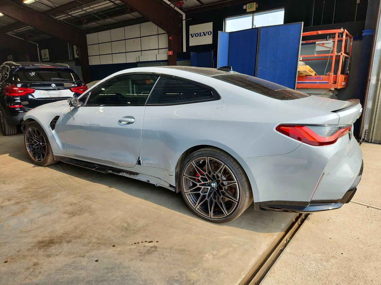 2022 BMW M4 Competition - zdjęcie 2