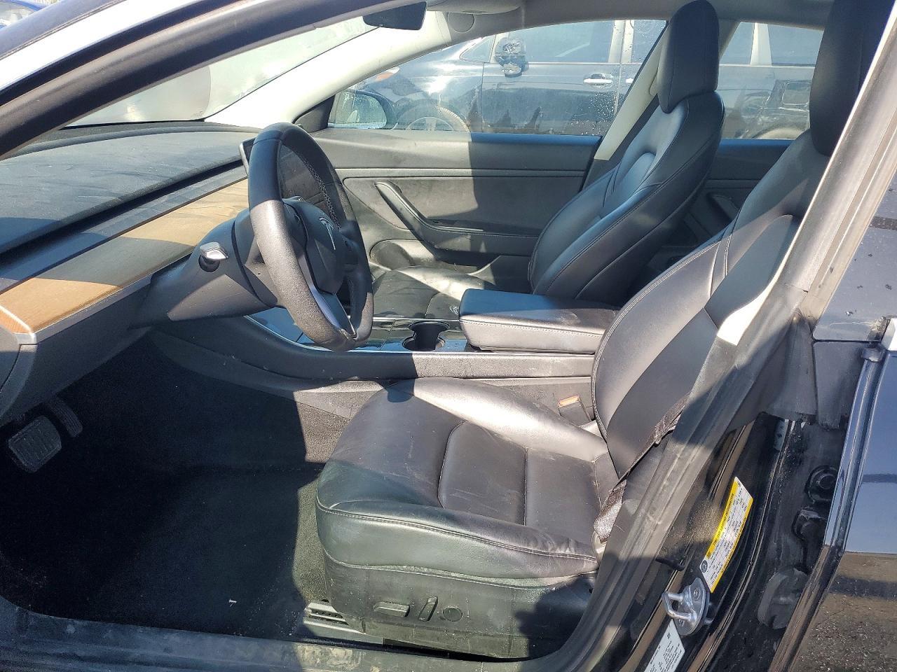 2020 Tesla Model 3 - zdjęcie 7