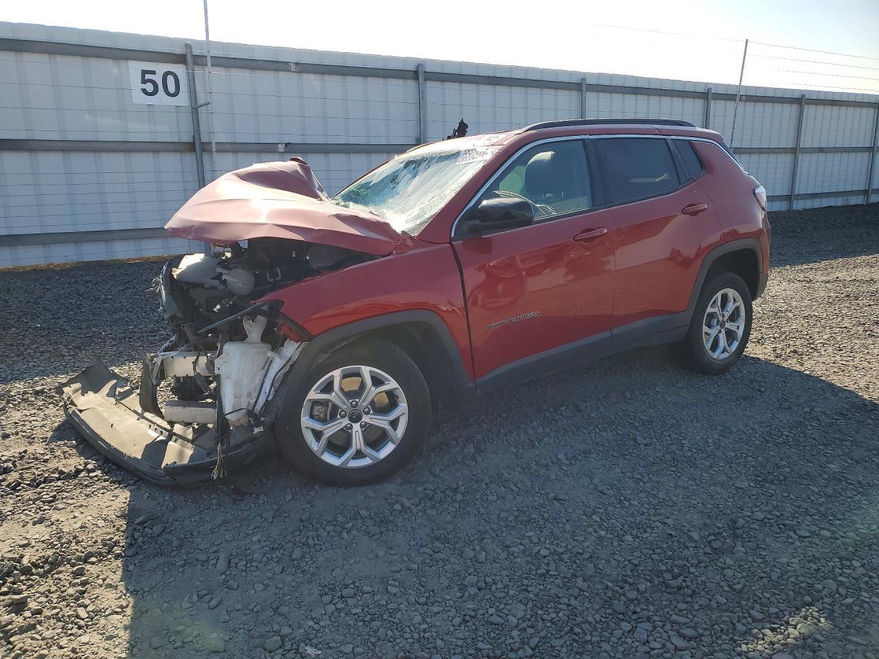 2025 Jeep Compass Latitude - zdjęcie główne