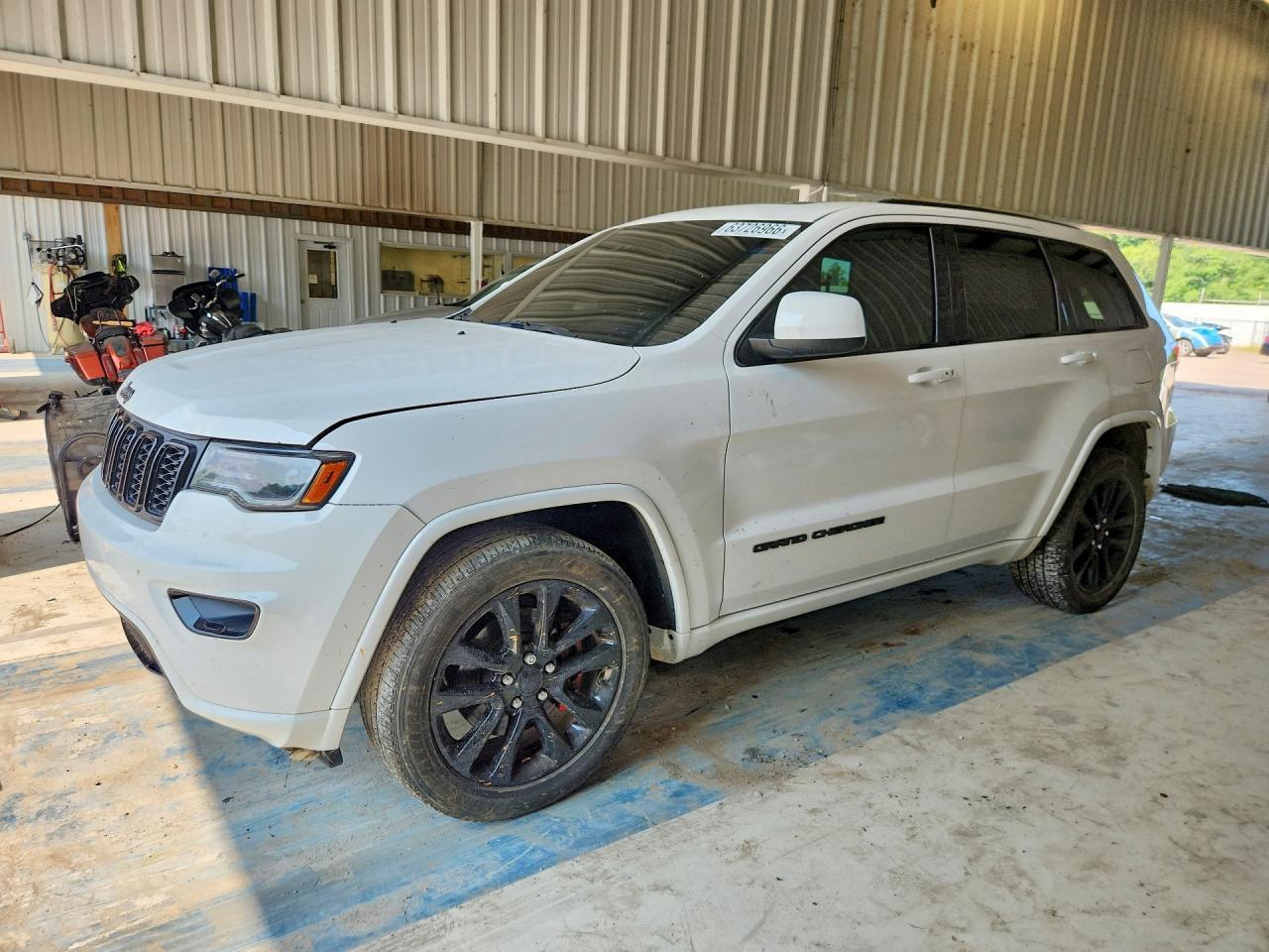 2021 Jeep Grand Cherokee Laredo - zdjęcie główne