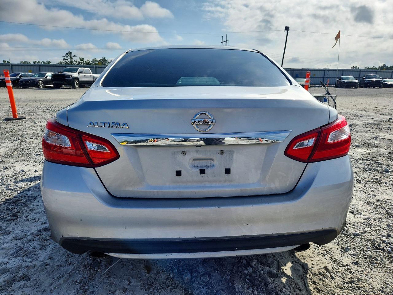 2017 Nissan Altima 2.5 S - zdjęcie 6