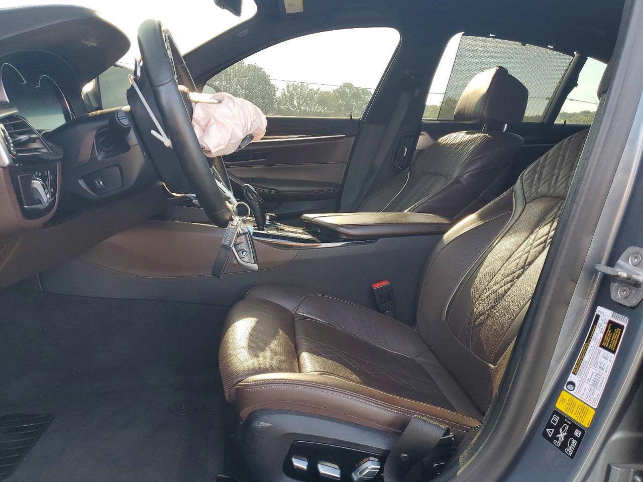 2018 BMW Seria 5 M550i - zdjęcie 7