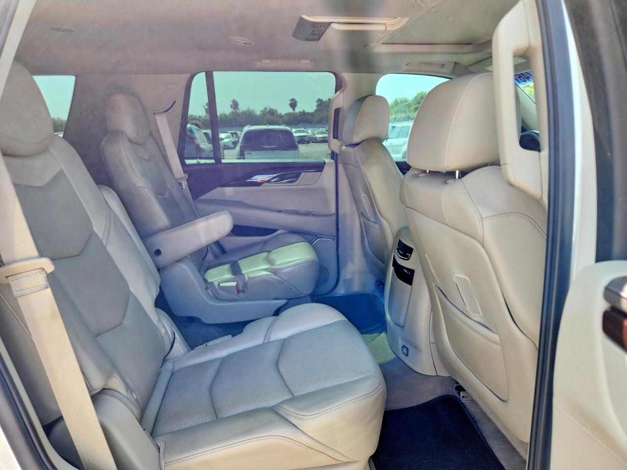 2015 Cadillac Escalade Luxury - zdjęcie 10