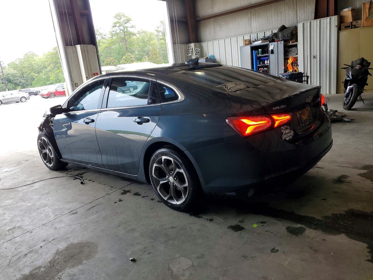 2020 Chevrolet Malibu Lt - zdjęcie 2
