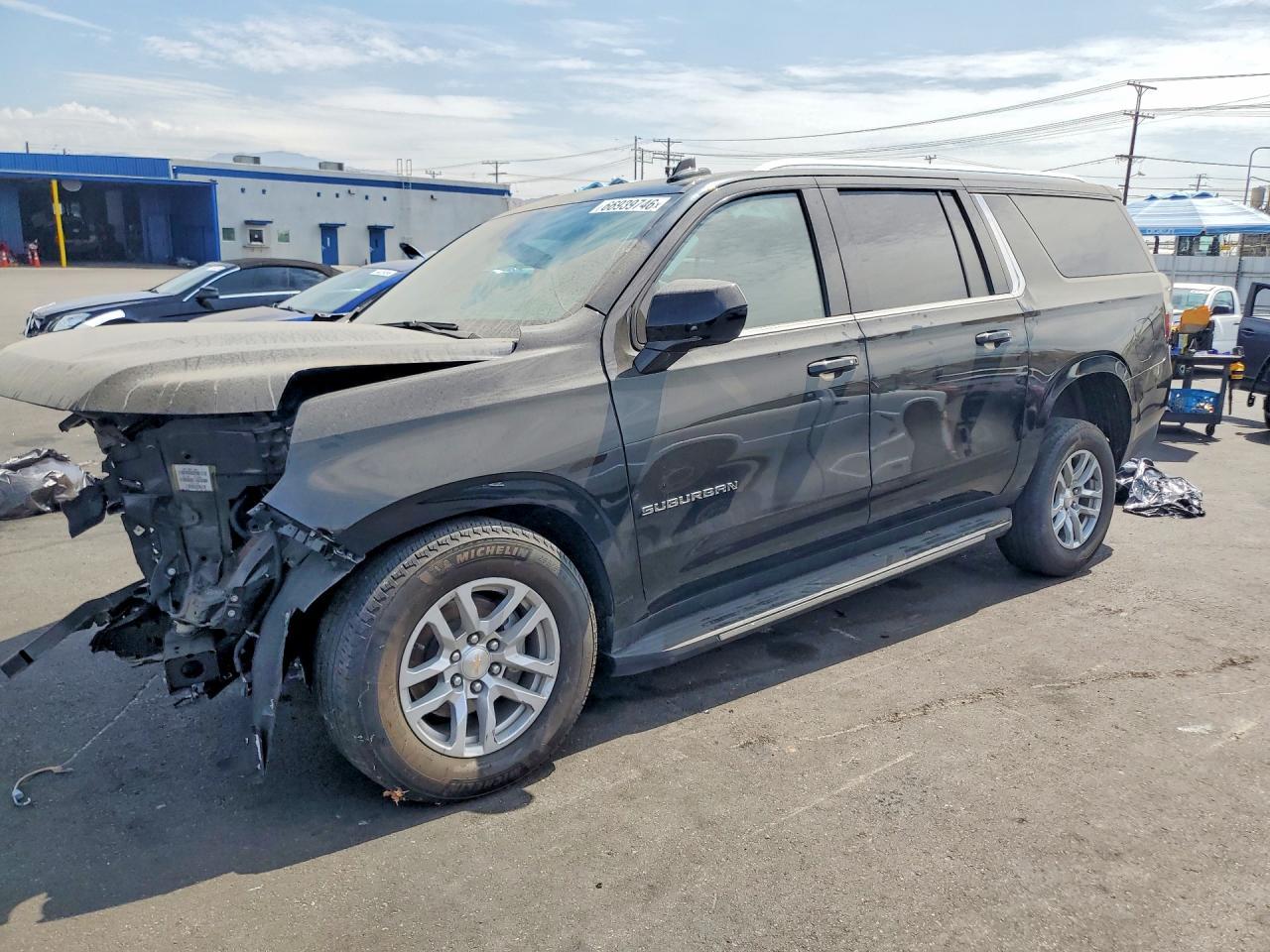 2024 Chevrolet Suburban C1500 Lt - zdjęcie główne