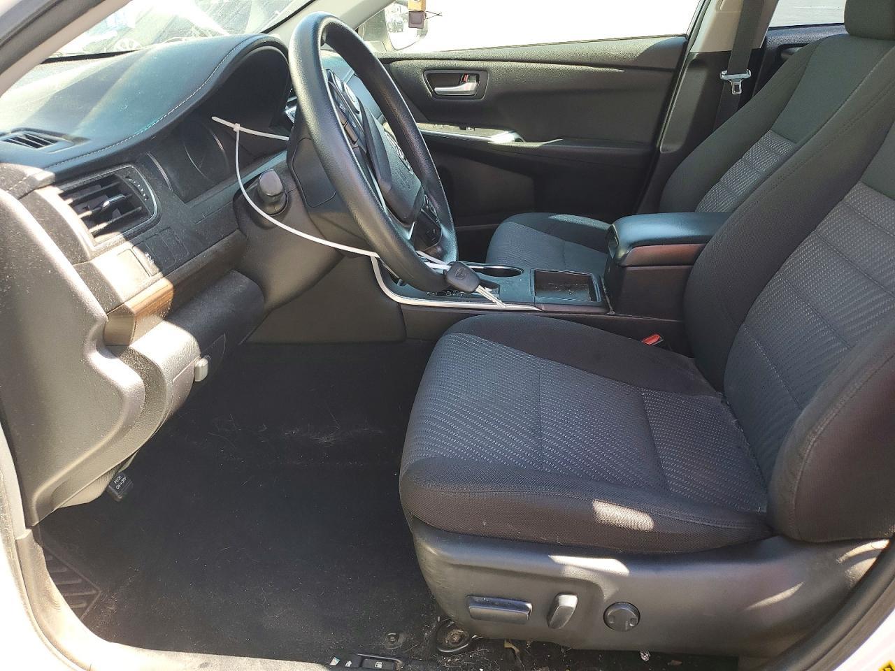 2016 Toyota Camry Le - zdjęcie 7