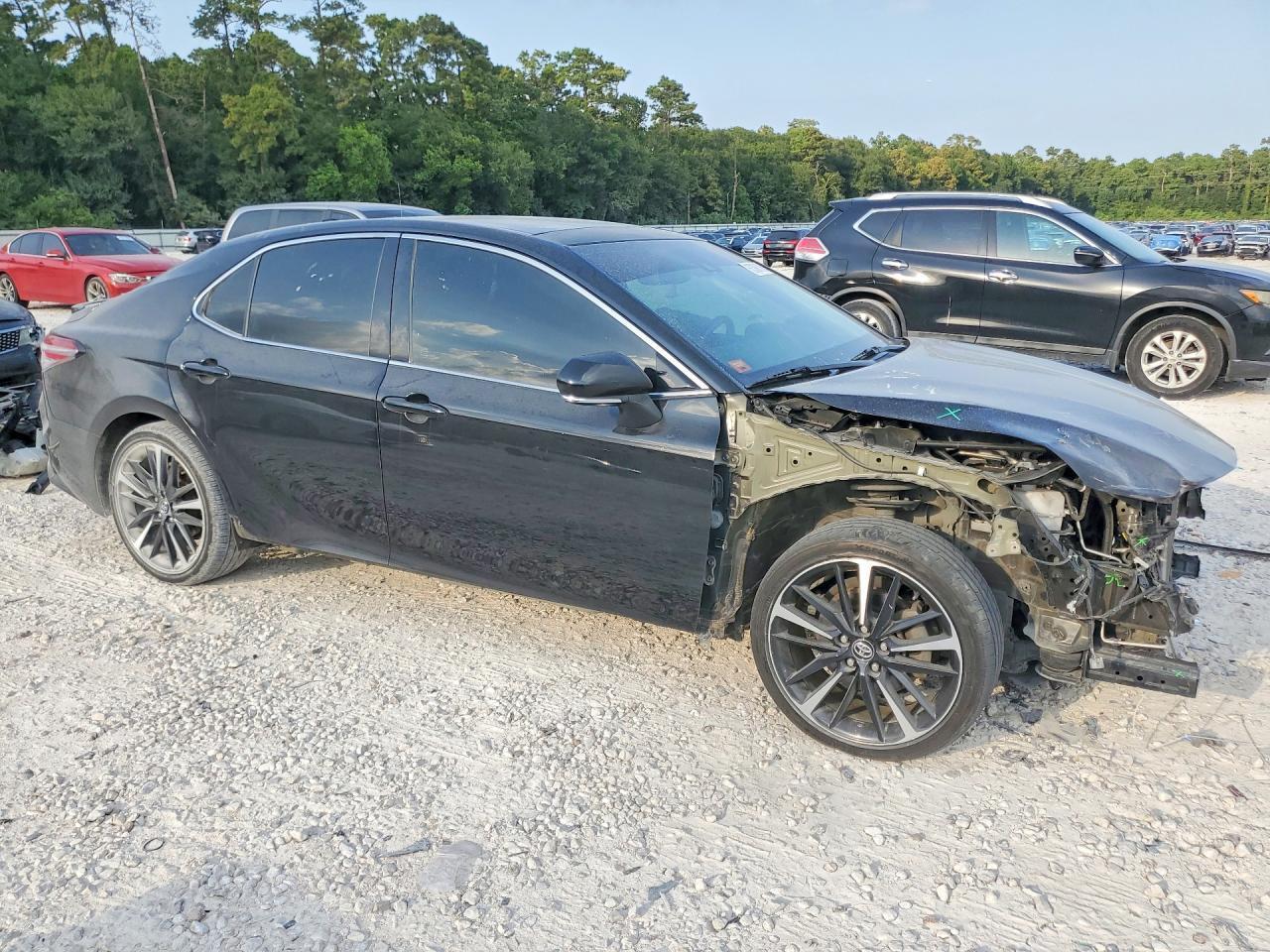 2020 Toyota Camry Xse - zdjęcie 4