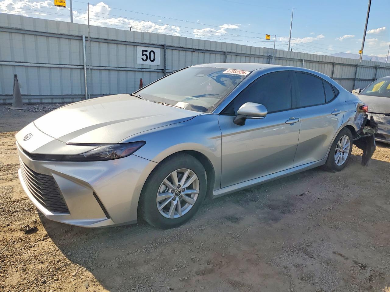 2026 Toyota Camry Le - zdjęcie główne