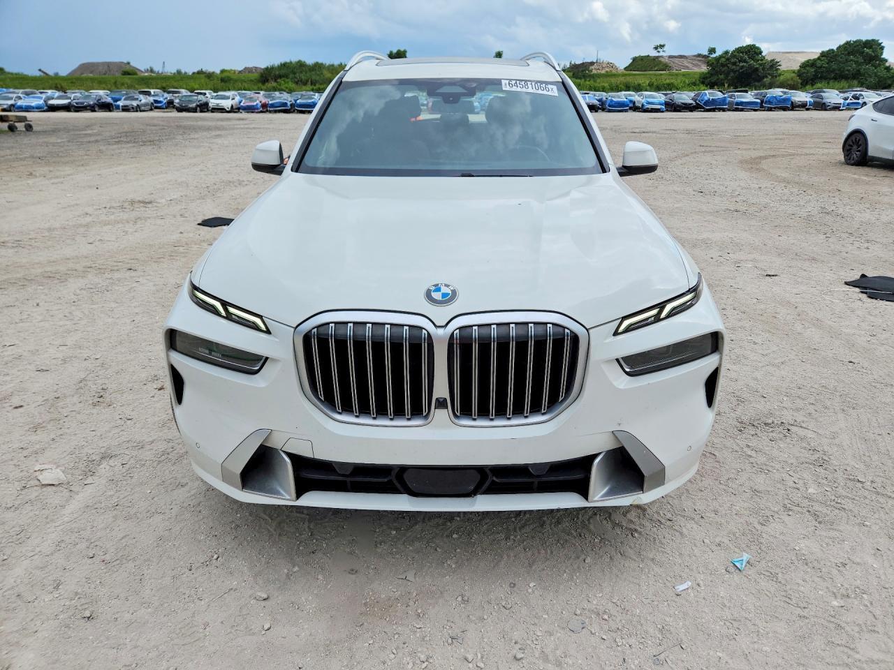 2024 BMW X7 xDrive40I - zdjęcie 5